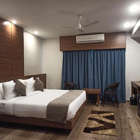 Hotel Tree Fern Дибругар Екстериор снимка