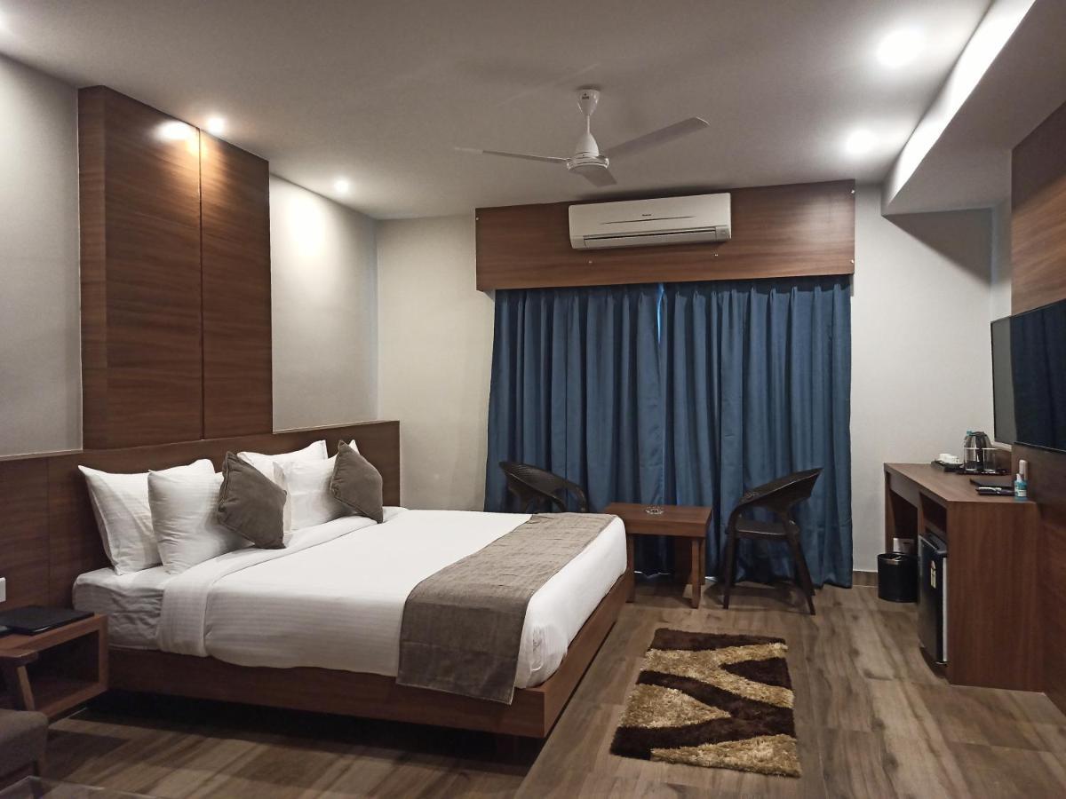 Hotel Tree Fern Дибругар Екстериор снимка