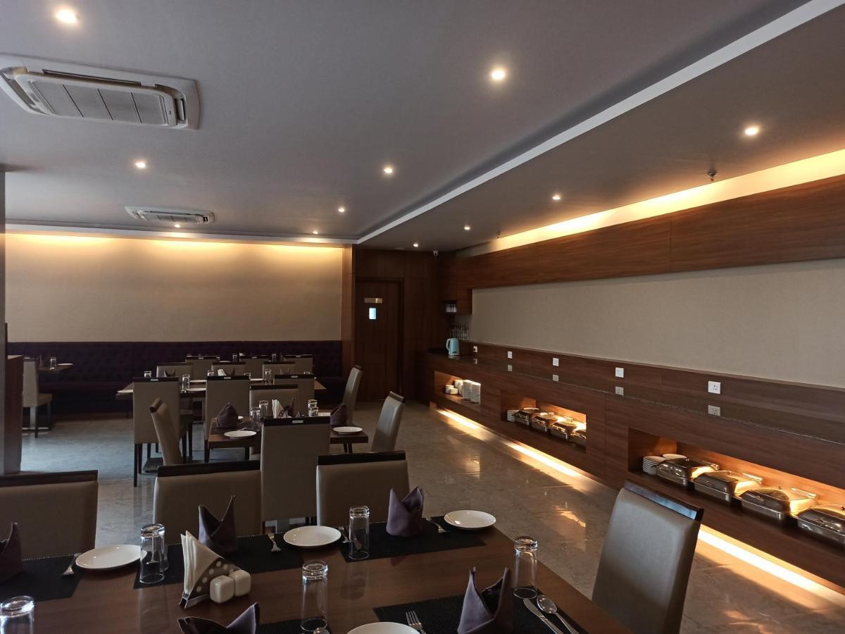 Hotel Tree Fern Дибругар Екстериор снимка