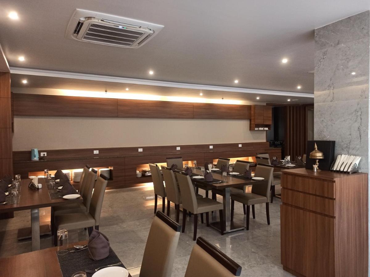 Hotel Tree Fern Дибругар Екстериор снимка