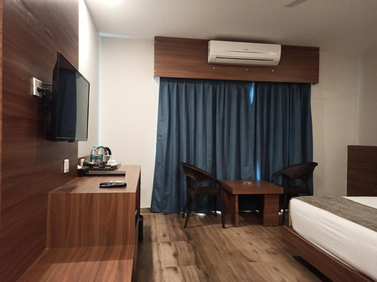 Hotel Tree Fern Дибругар Екстериор снимка