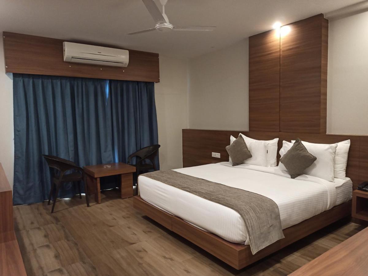 Hotel Tree Fern Дибругар Екстериор снимка
