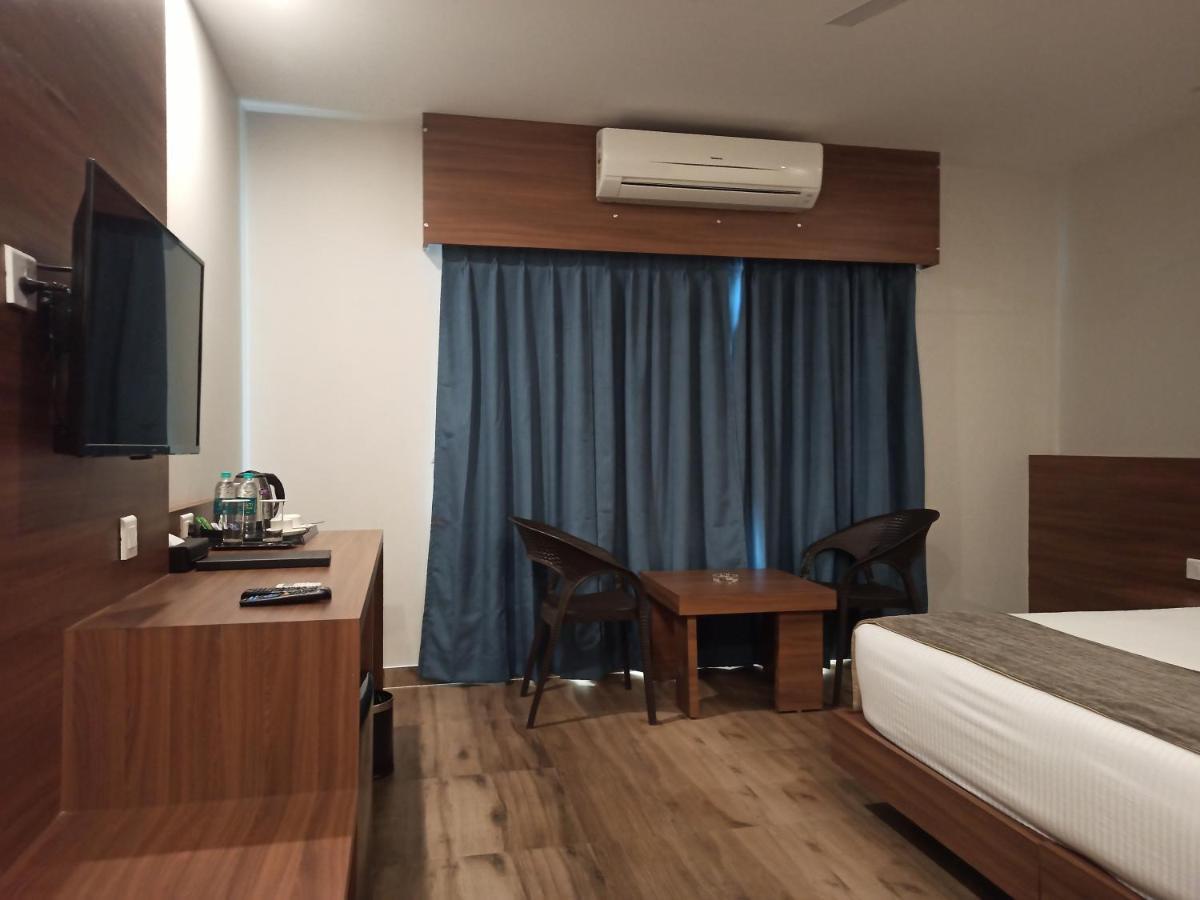 Hotel Tree Fern Дибругар Екстериор снимка