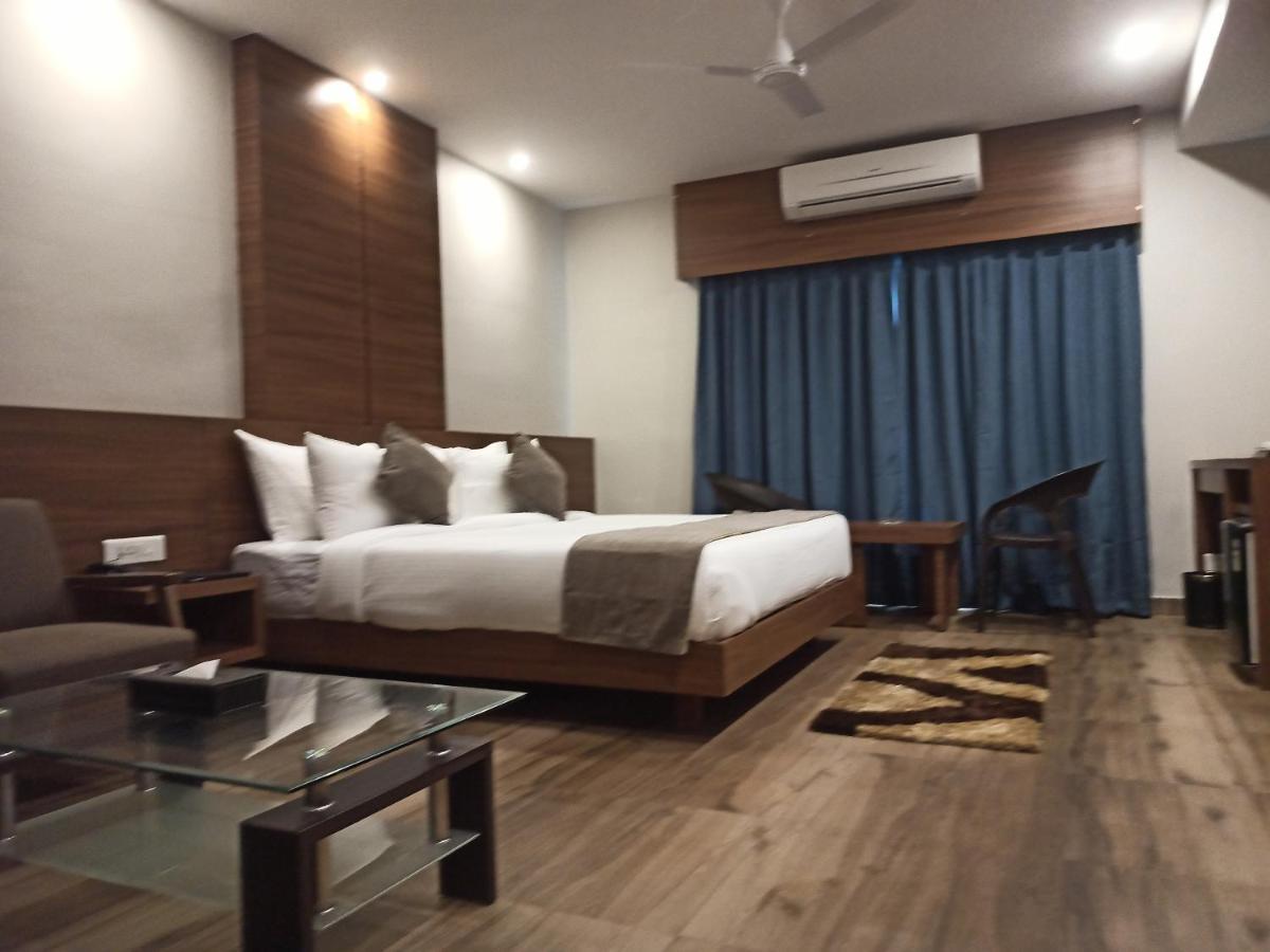 Hotel Tree Fern Дибругар Екстериор снимка
