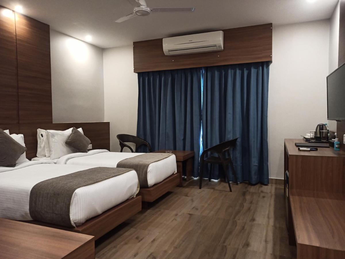 Hotel Tree Fern Дибругар Екстериор снимка