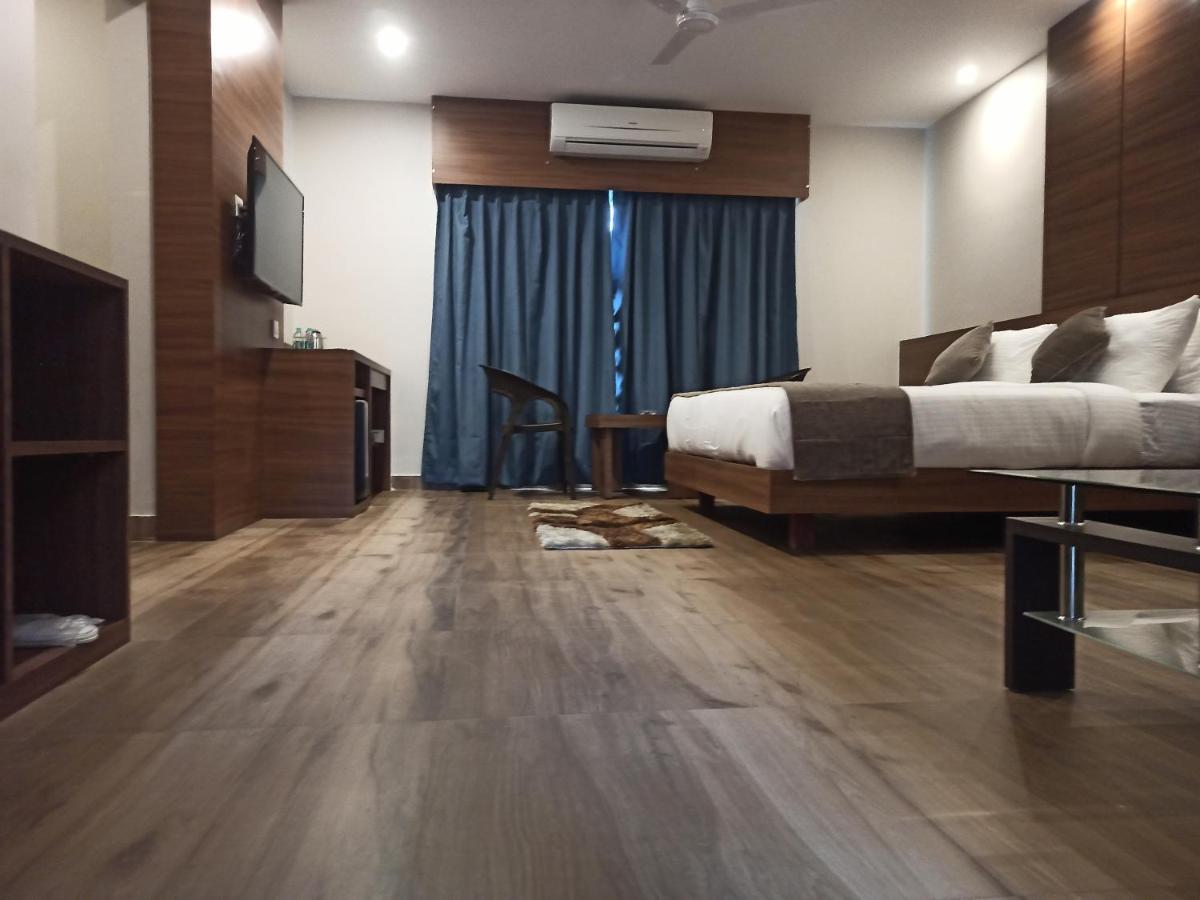 Hotel Tree Fern Дибругар Екстериор снимка
