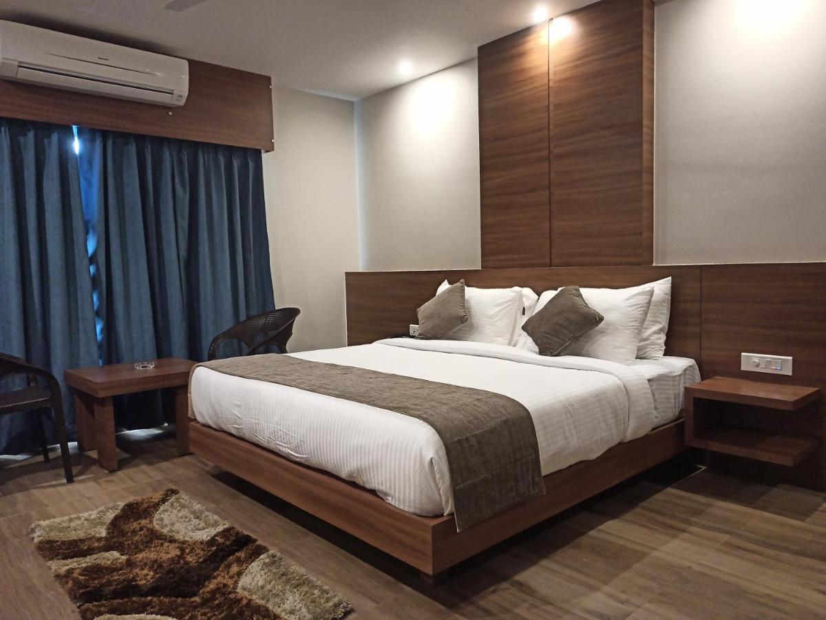 Hotel Tree Fern Дибругар Екстериор снимка