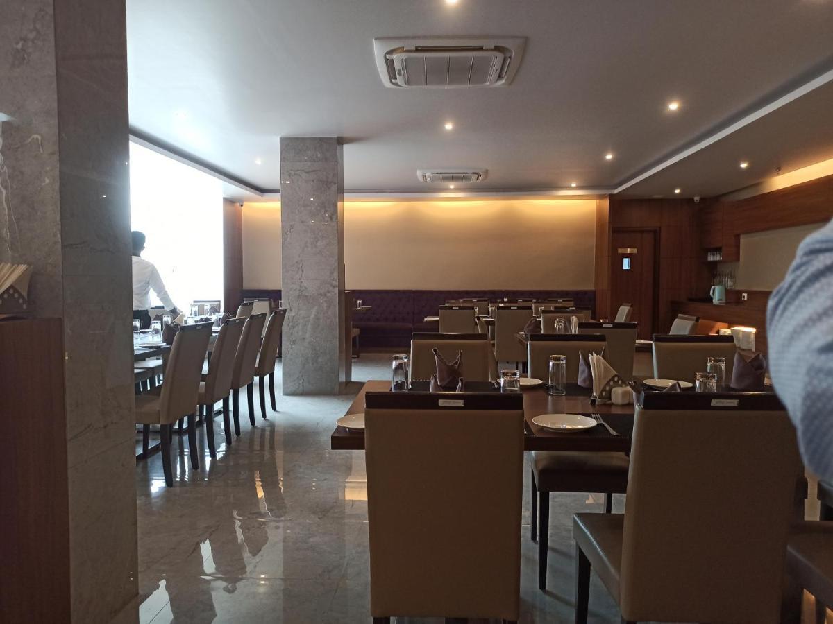 Hotel Tree Fern Дибругар Екстериор снимка