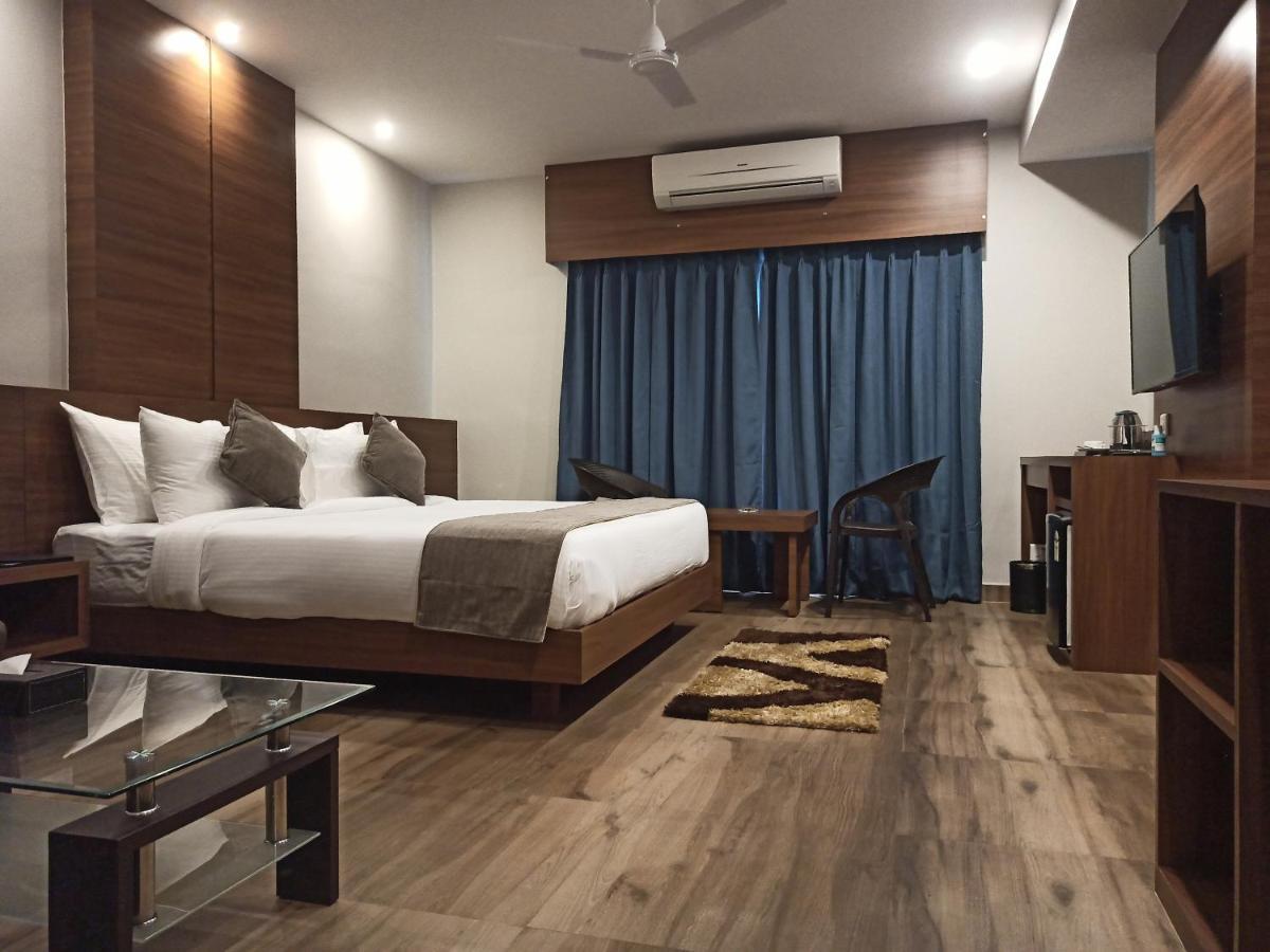 Hotel Tree Fern Дибругар Екстериор снимка