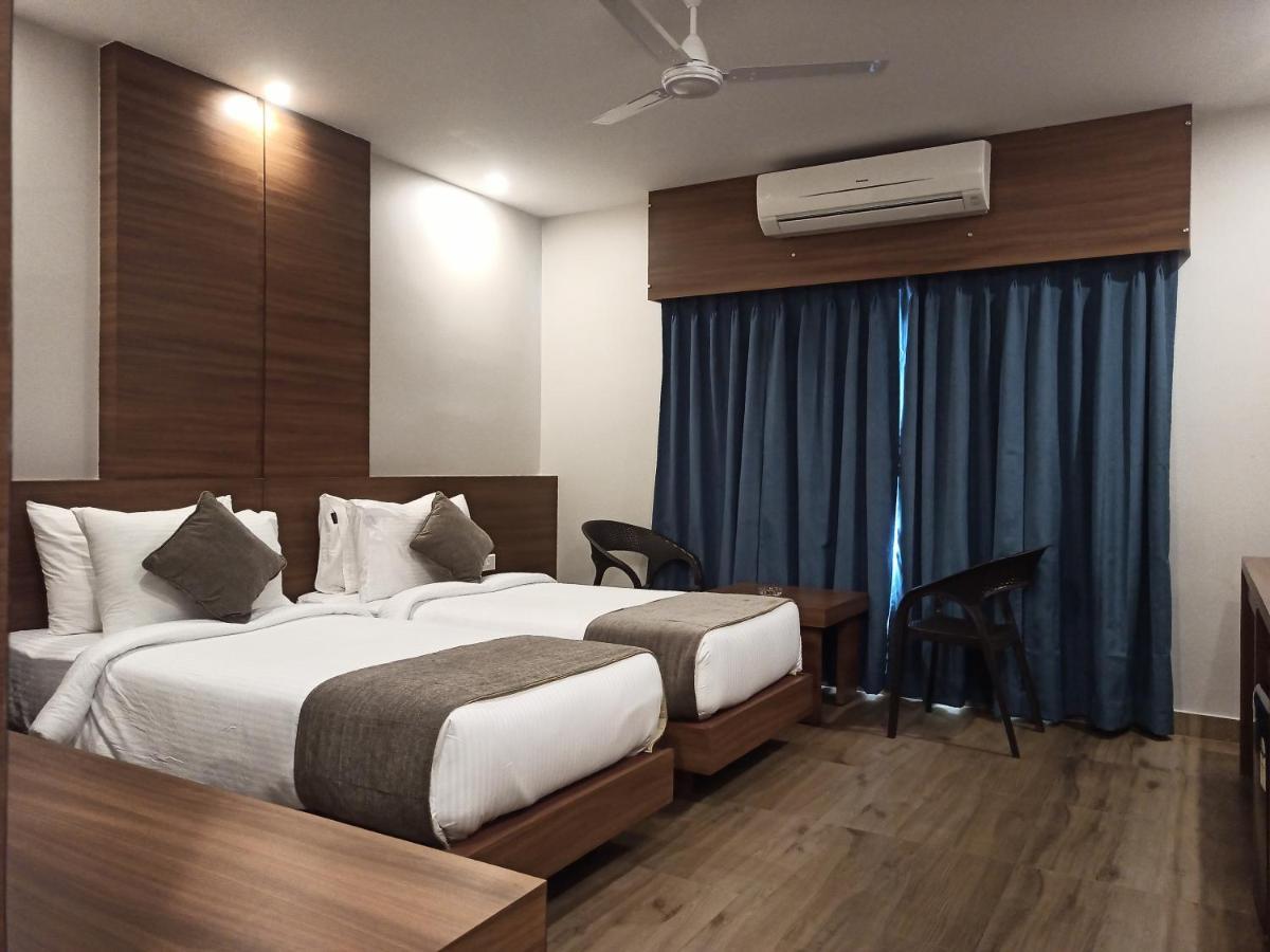 Hotel Tree Fern Дибругар Екстериор снимка