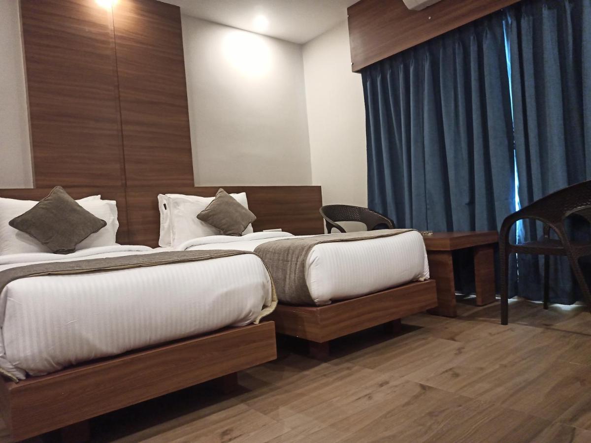 Hotel Tree Fern Дибругар Екстериор снимка