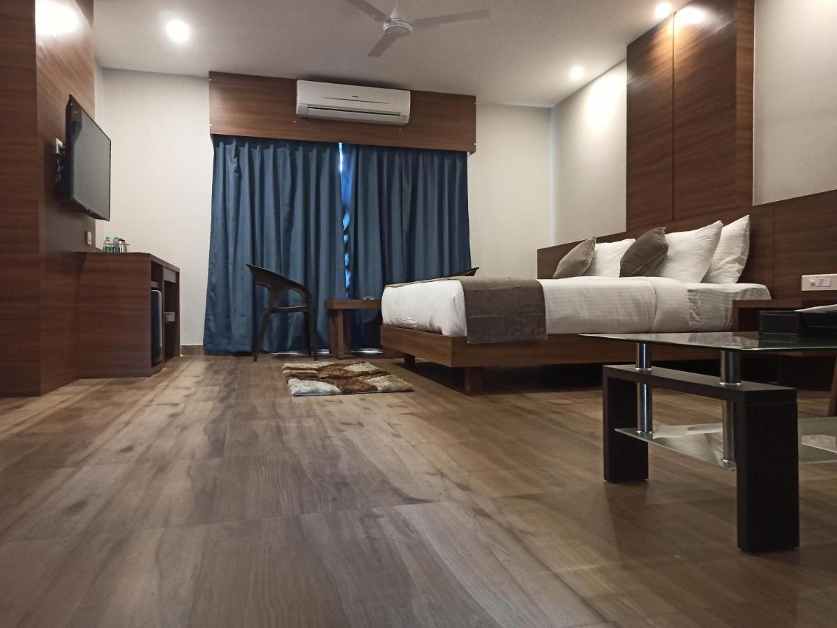 Hotel Tree Fern Дибругар Екстериор снимка