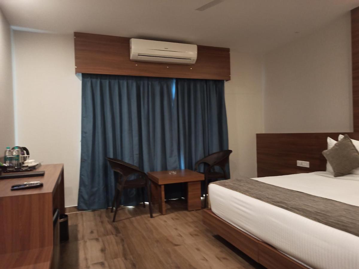 Hotel Tree Fern Дибругар Екстериор снимка