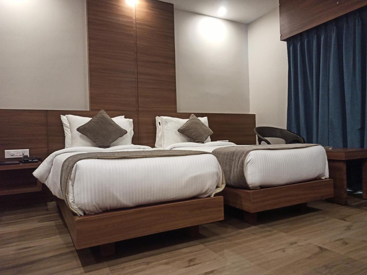 Hotel Tree Fern Дибругар Екстериор снимка