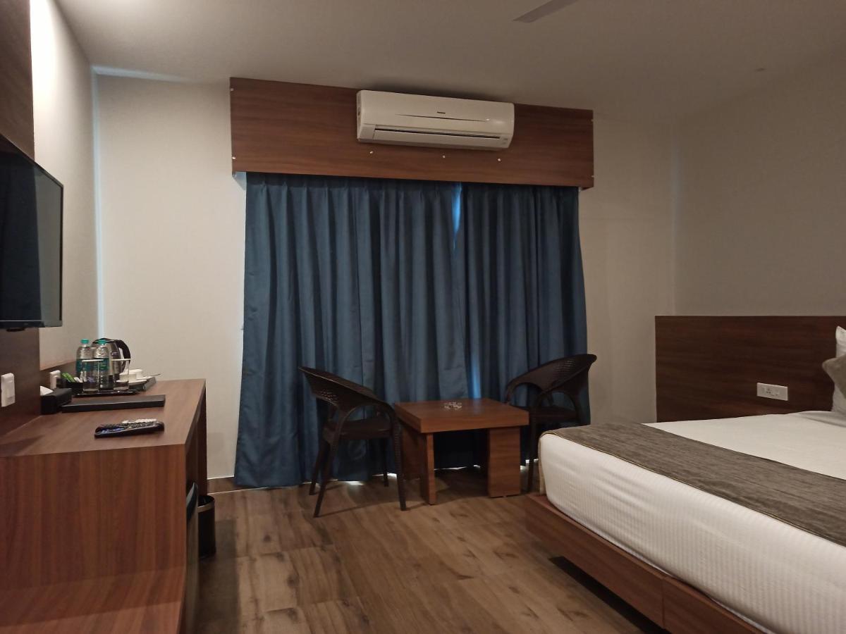 Hotel Tree Fern Дибругар Екстериор снимка