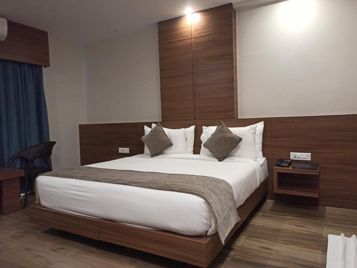 Hotel Tree Fern Дибругар Екстериор снимка