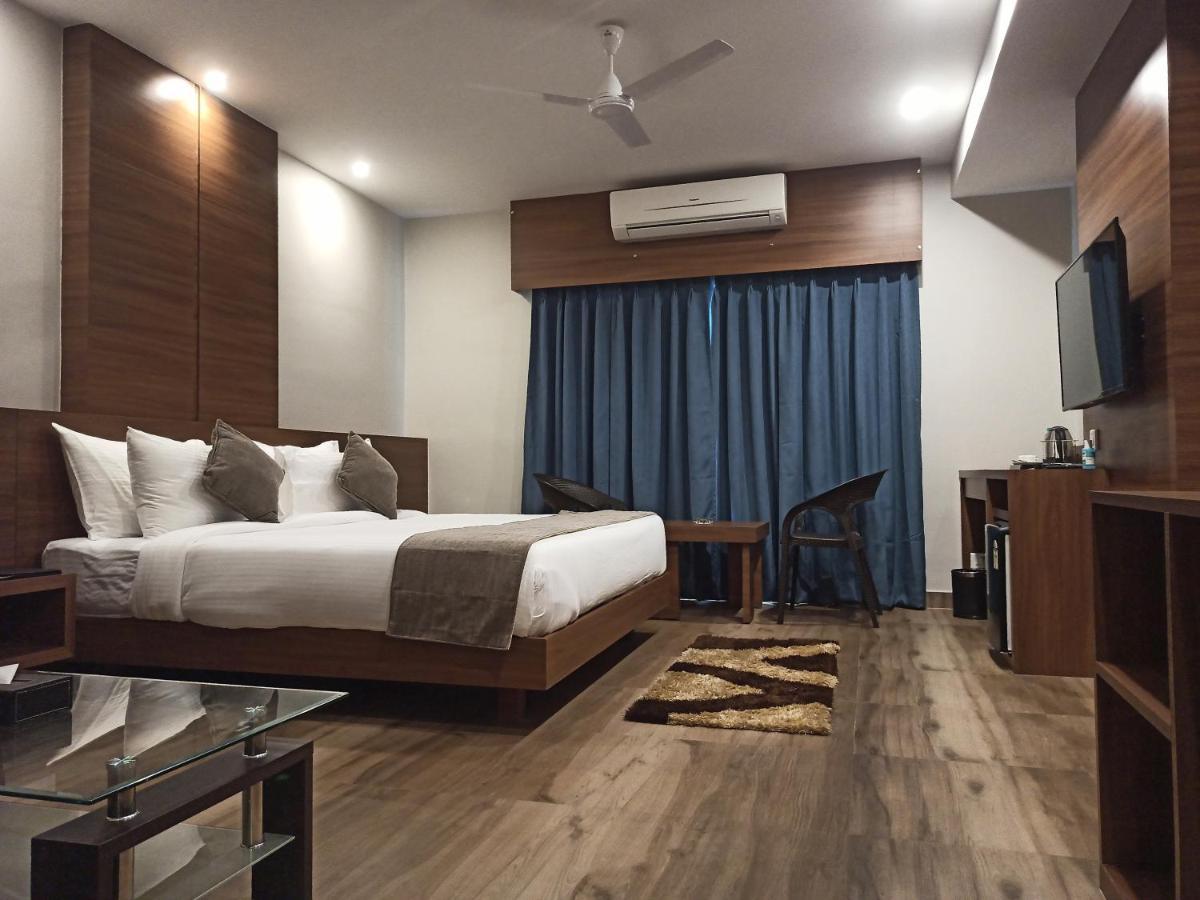 Hotel Tree Fern Дибругар Екстериор снимка