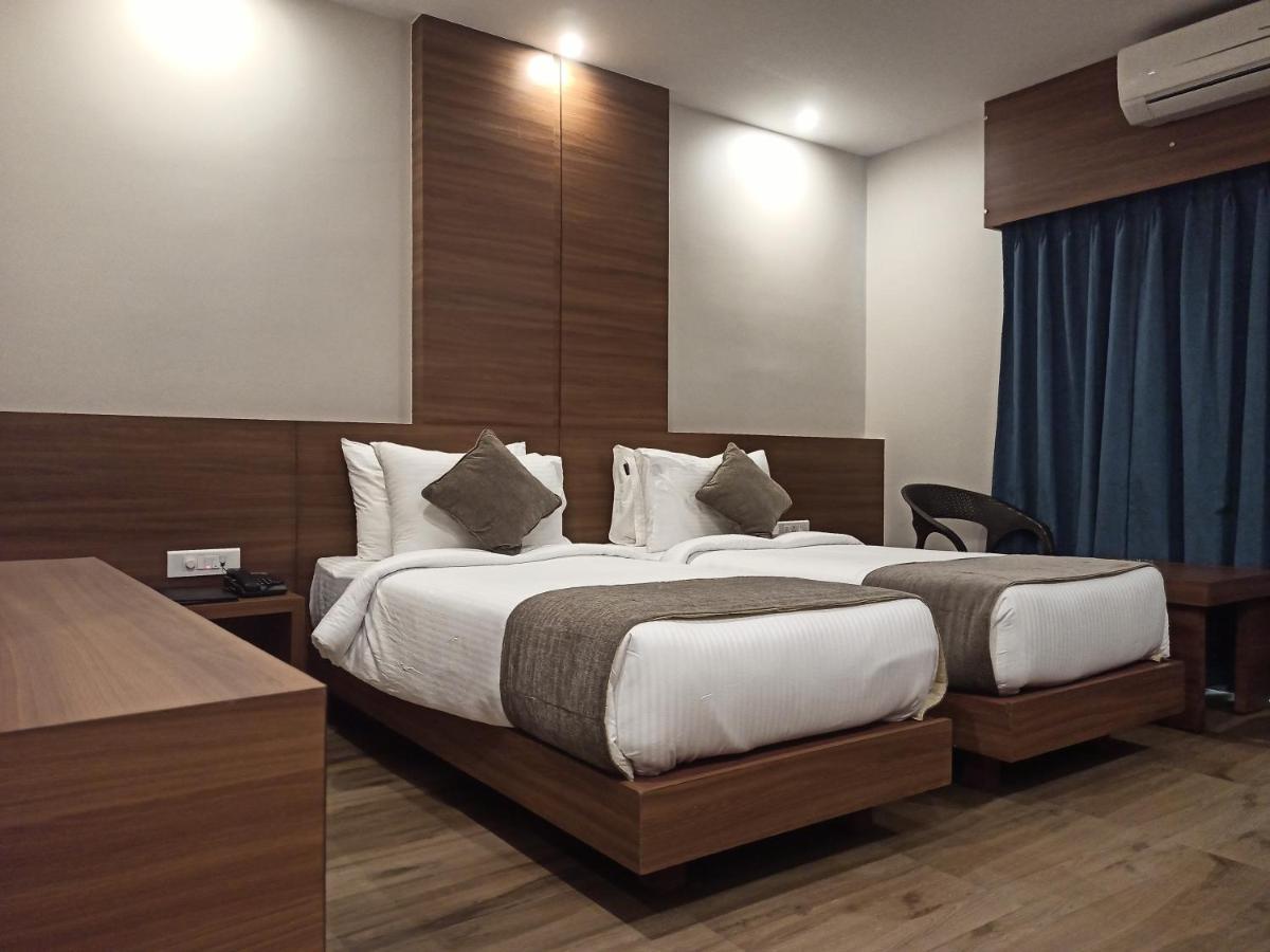 Hotel Tree Fern Дибругар Екстериор снимка