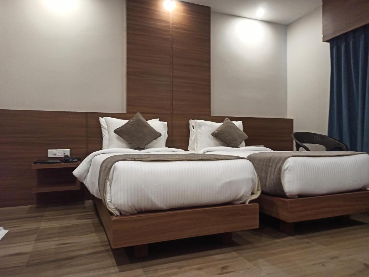 Hotel Tree Fern Дибругар Екстериор снимка