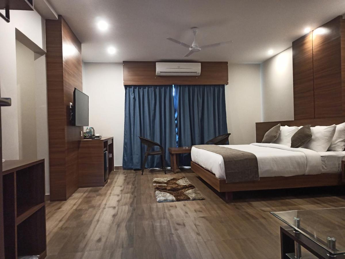 Hotel Tree Fern Дибругар Екстериор снимка